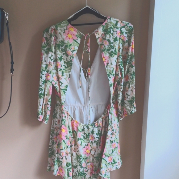 Open back floral romper - Picture 2 of 5